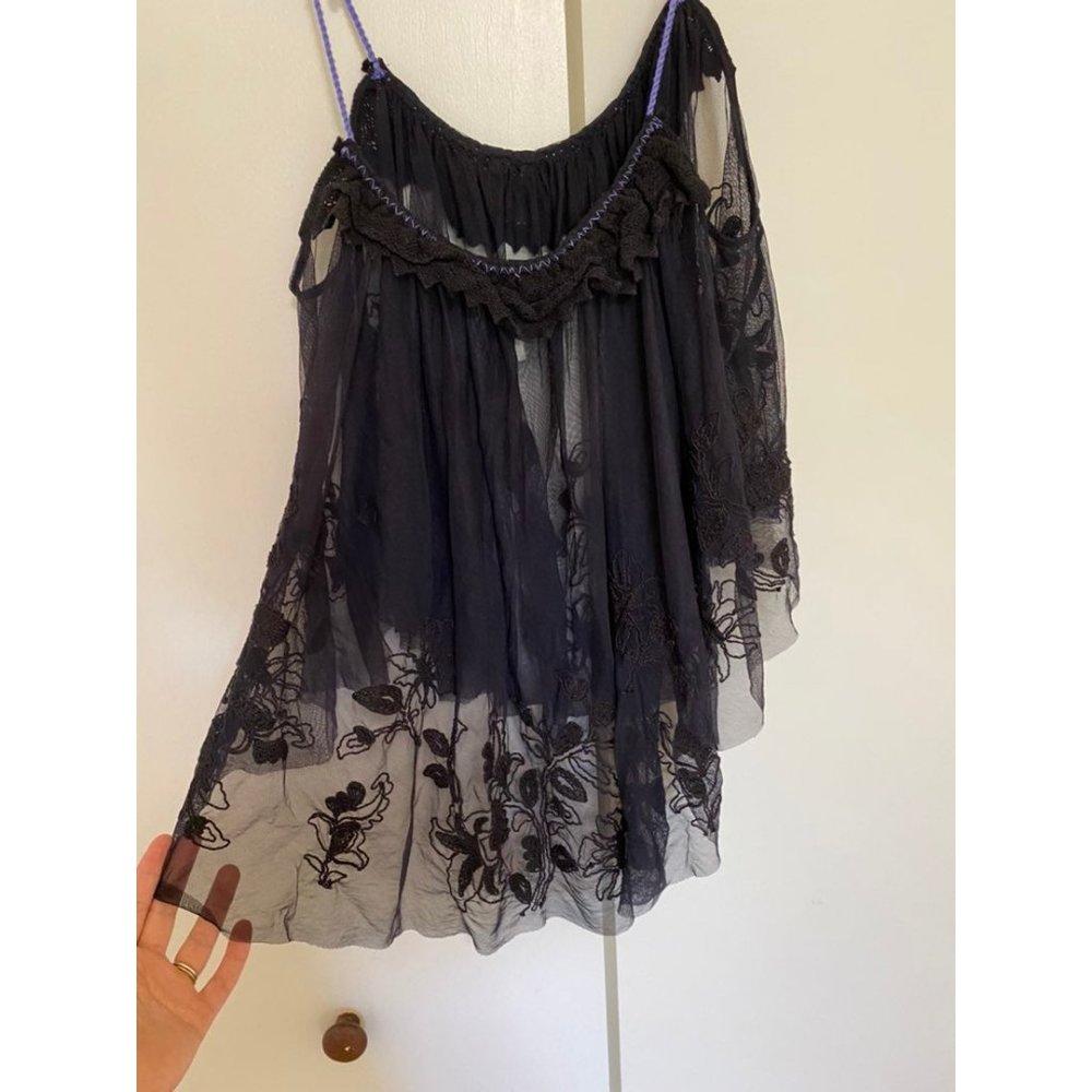 Free people black lacey tulle floral trapeze sleevless top